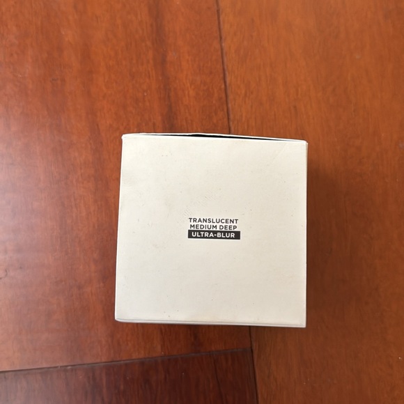 Laura mercier translucent loose setting powder - Picture 2 of 2